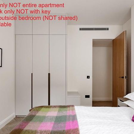 Modern Apartment & Rooms At Charing Cross Londra Exterior foto
