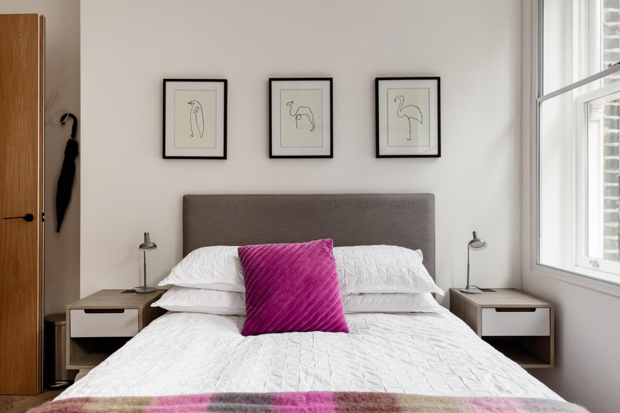Modern Apartment & Rooms At Charing Cross Londra Exterior foto