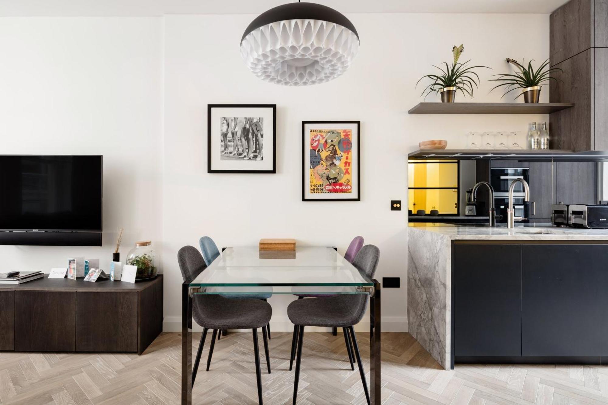 Modern Apartment & Rooms At Charing Cross Londra Exterior foto