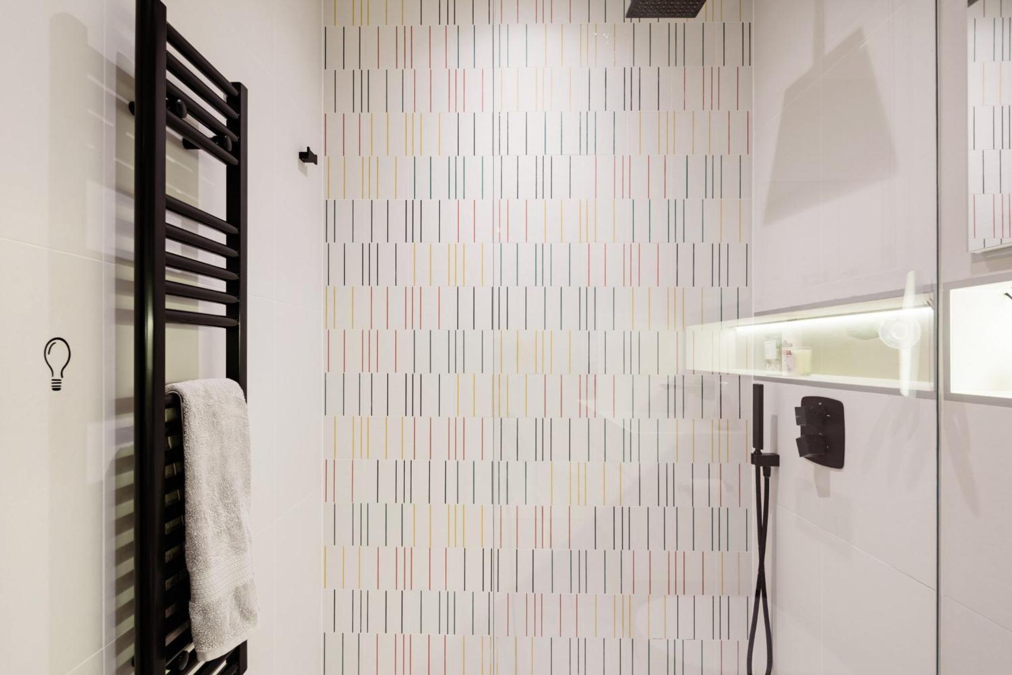 Modern Apartment & Rooms At Charing Cross Londra Exterior foto