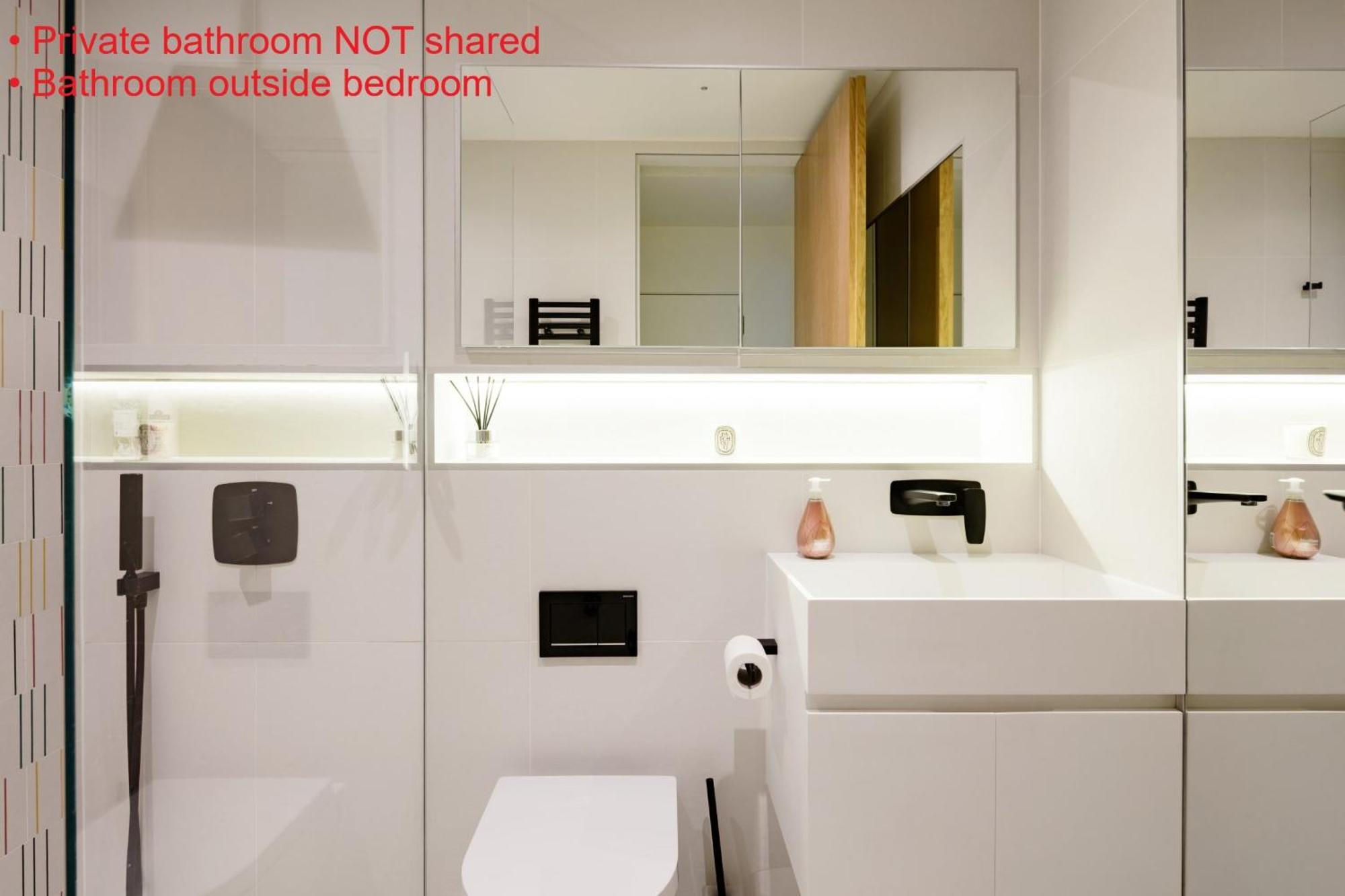 Modern Apartment & Rooms At Charing Cross Londra Exterior foto